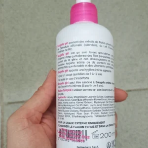 Dung dịch vệ sinh bé gái Saugella Girl 200ml của Pháp DUNG DỊCH VỆ SINH CHO BÉ GÁI SAUGELLA - PHÁP