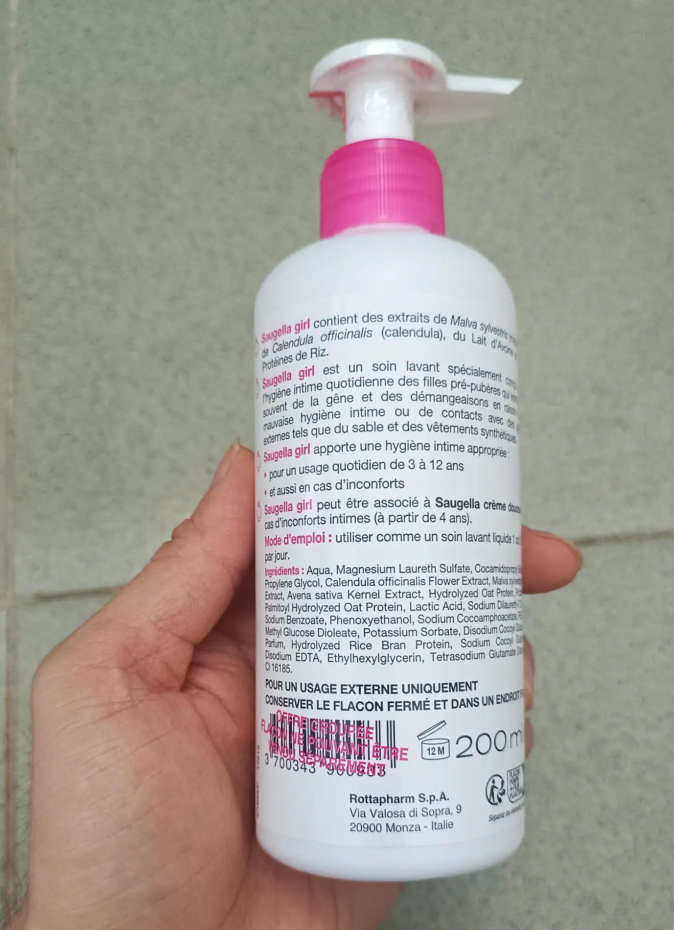 Dung dịch vệ sinh bé gái Saugella Girl 200ml của Pháp DUNG DỊCH VỆ SINH CHO BÉ GÁI SAUGELLA - PHÁP