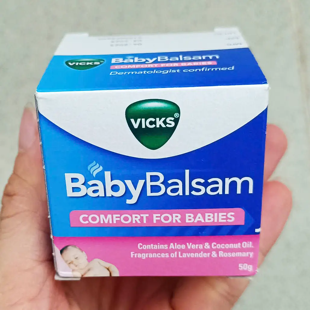 Dầu ấm ngực Vick Baby Balsam Comfort For Babies 50g của Đức Dầu bôi ấm ngực Vicks Baby Balsam 50g Úc cho trẻ