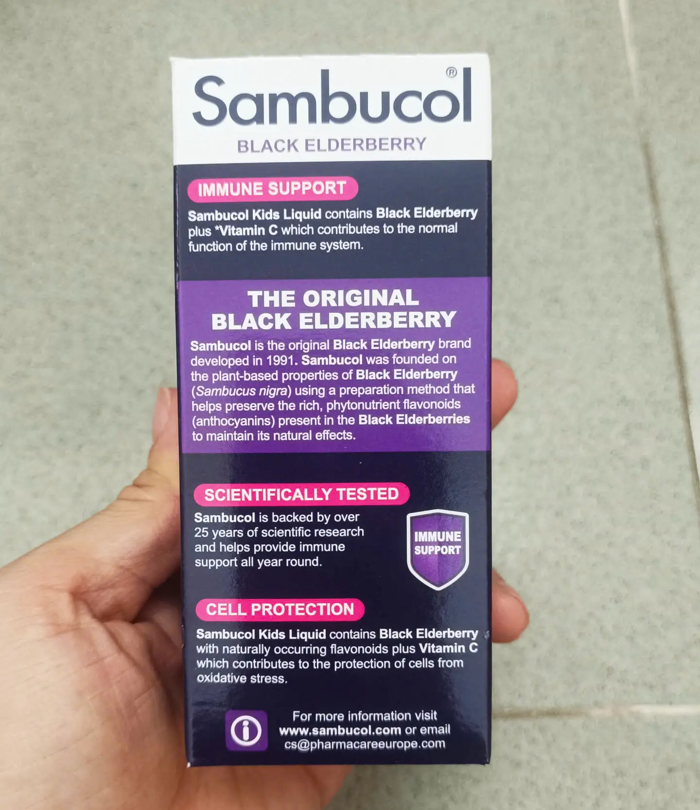 Siro tăng đề kháng Sambucol Kids 120ml cho bé từ 3-12 tuổi của Anh Quốc Siro Tăng đề kháng Sambucol For Kid Black Elderberry Liquid