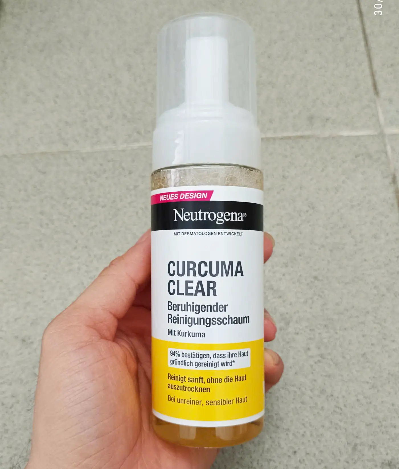 Sữa rửa mặt tạo bọt Neutrogena Curcuma Clear 150ml của Đức Sữa rửa mặt tinh chất nghệ Neutrogena Calme Curcuma