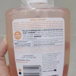 Dung dịch vệ sinh phụ nữ Femfresh 600ml màu cam