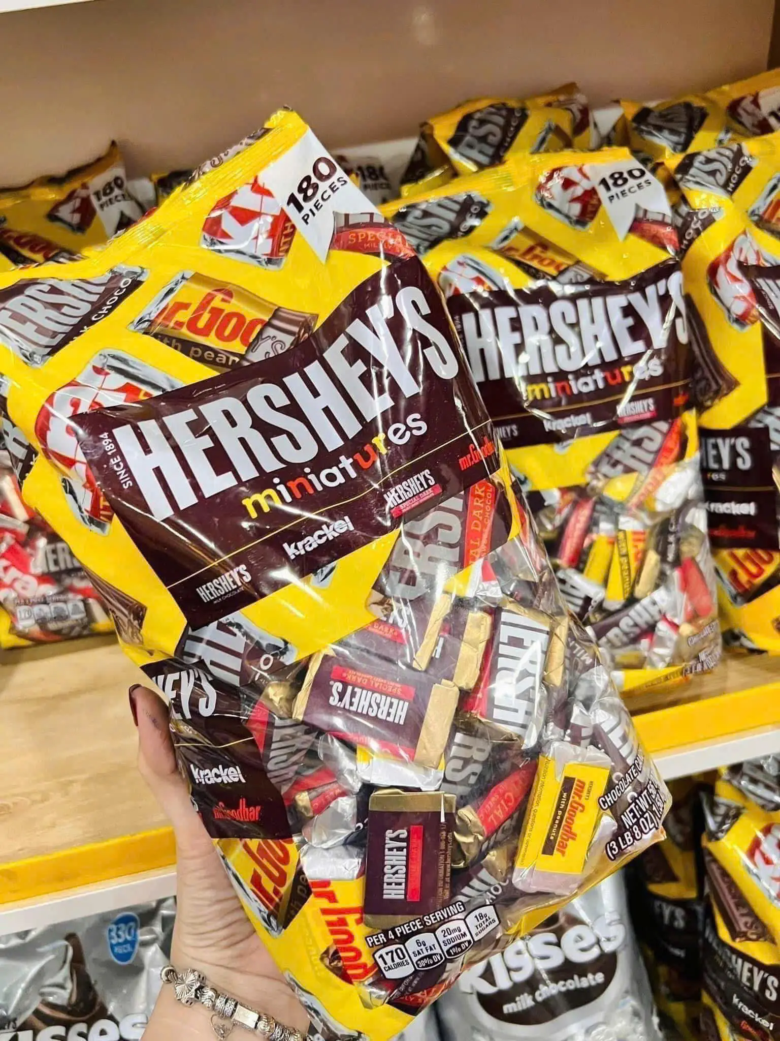 Kẹo socola Hershey's Miniatures 180 viên 1,58kg của Mỹ Chocolate Hershey's Miniatures 1.58kg