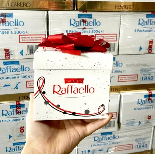 Kẹo socola Raffaello phủ dừa hộp vuông nơ đỏ 300g của Italia - Hình ảnh 3