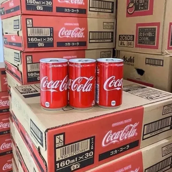 Thùng 30 lon nước ngọt có ga Coca nhí Nhật Bản 160ml