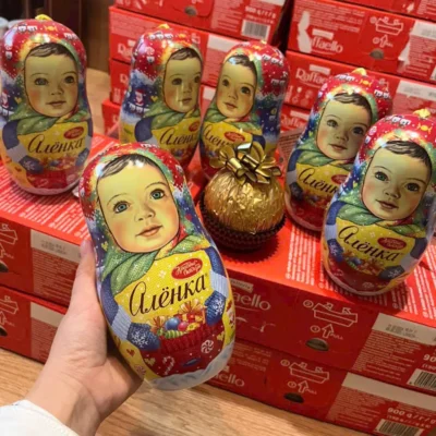 kẹo socola hình búp bê nga