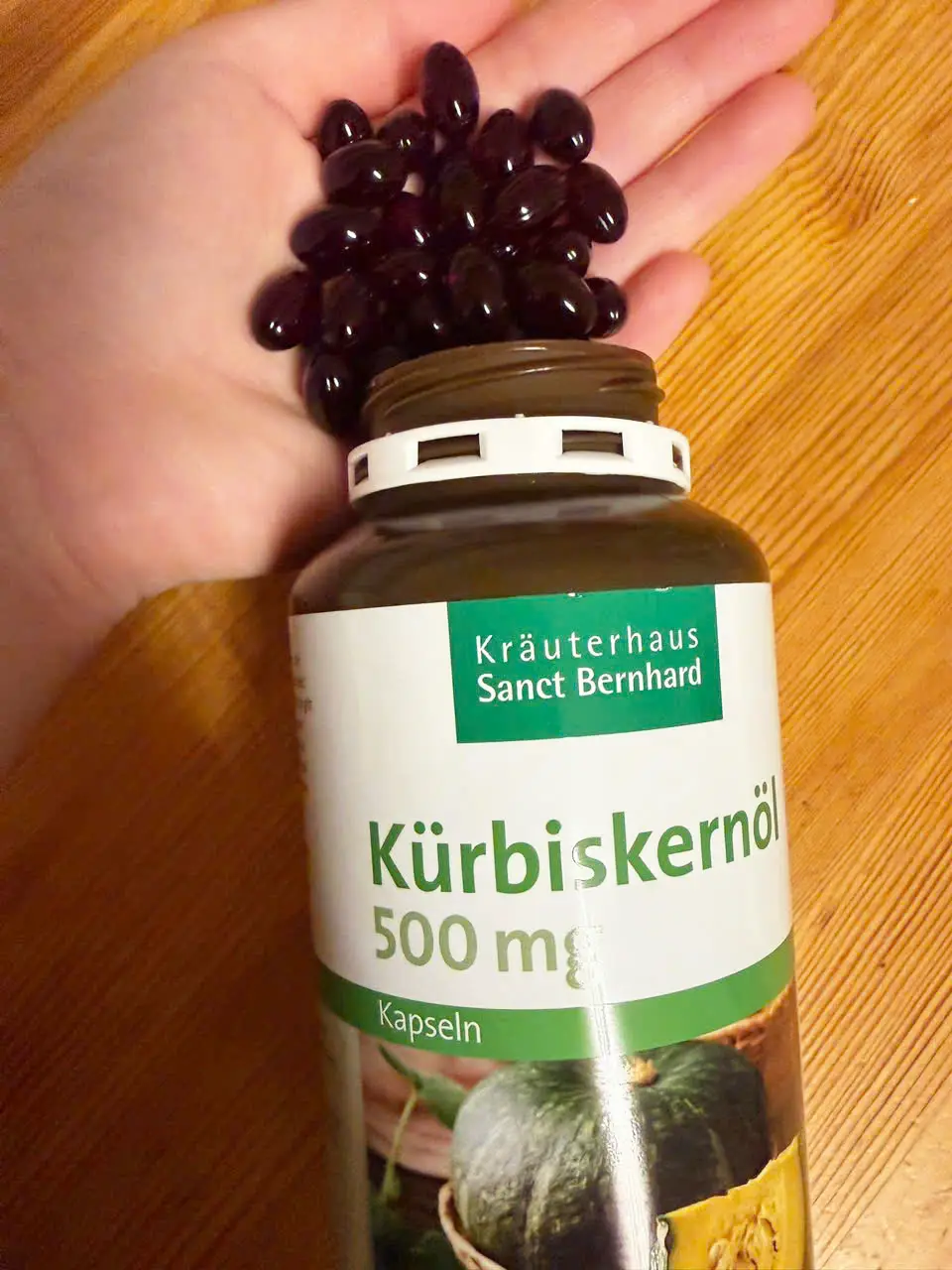 Viên uống bổ thận Sanct Bernhard Kurbiskernol Kapseln 150 viên của Đức thuốc trị tiểu đêm Sanct Bernhard Kurbiskernol Kapseln