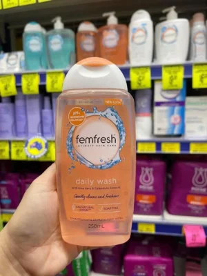 Dung dịch vệ sinh phụ nữ cao cấp hằng ngày Femfresh 250ml của Úc