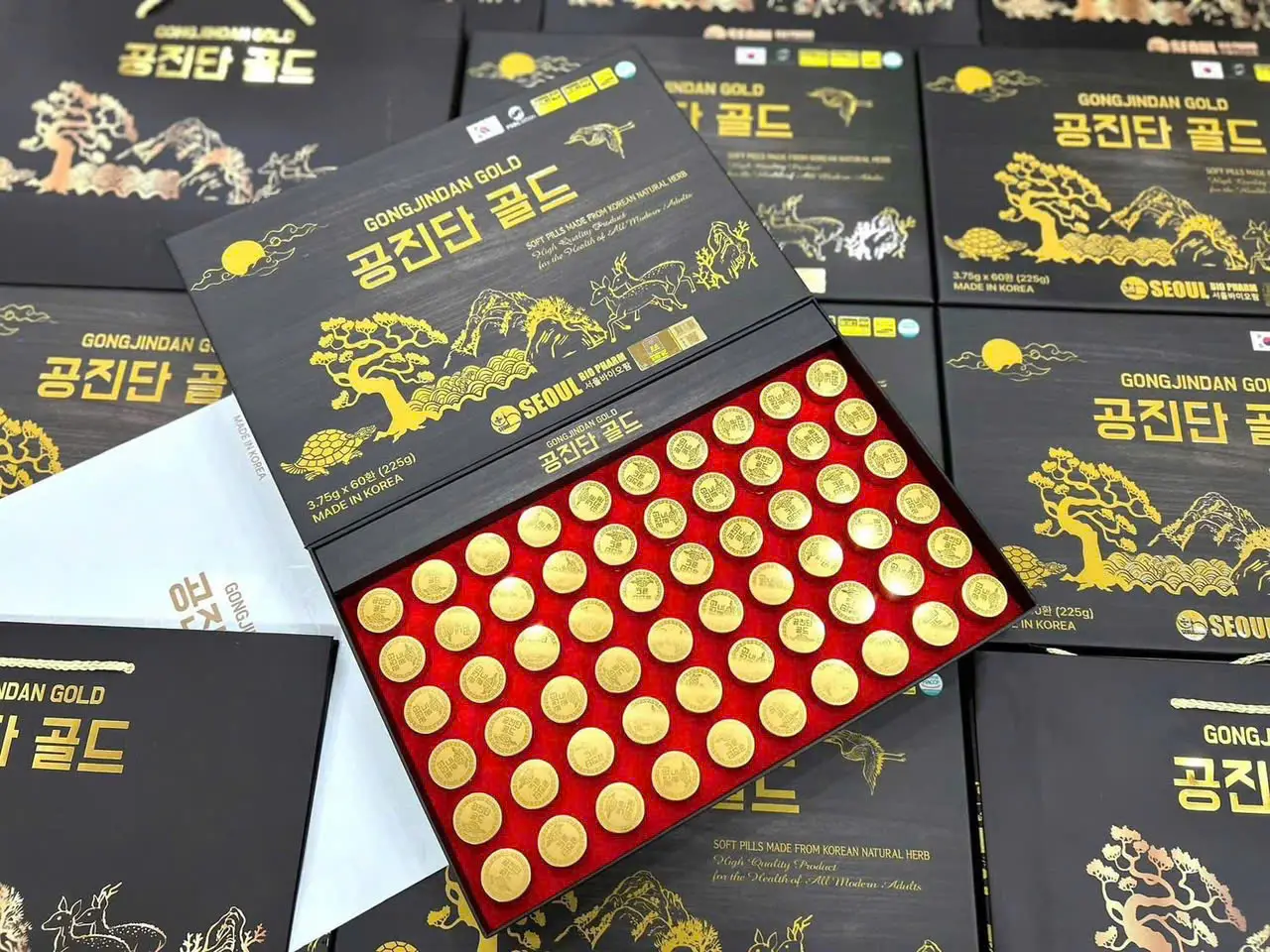 An cung trầm hương Gong Jindan Gold 60 viên của Hàn Quốc An Cung Trầm Hương 60 Viên Gong Jindan Gold – Hộp Giấy Đen Cao Cấp