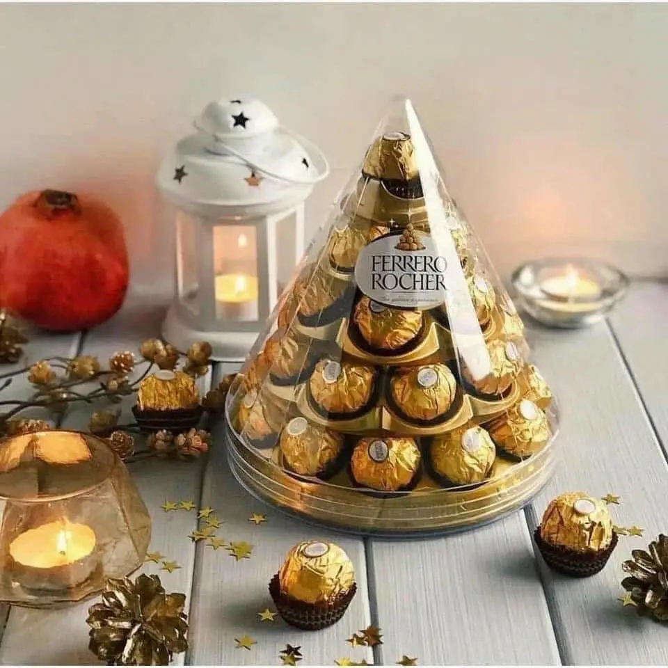 Socola tháp Ferrero Rocher 350g 28 viên của Italia Kẹo Socola Ferrero Rocher Cone 350g Hình Tháp 28 viên của Ý