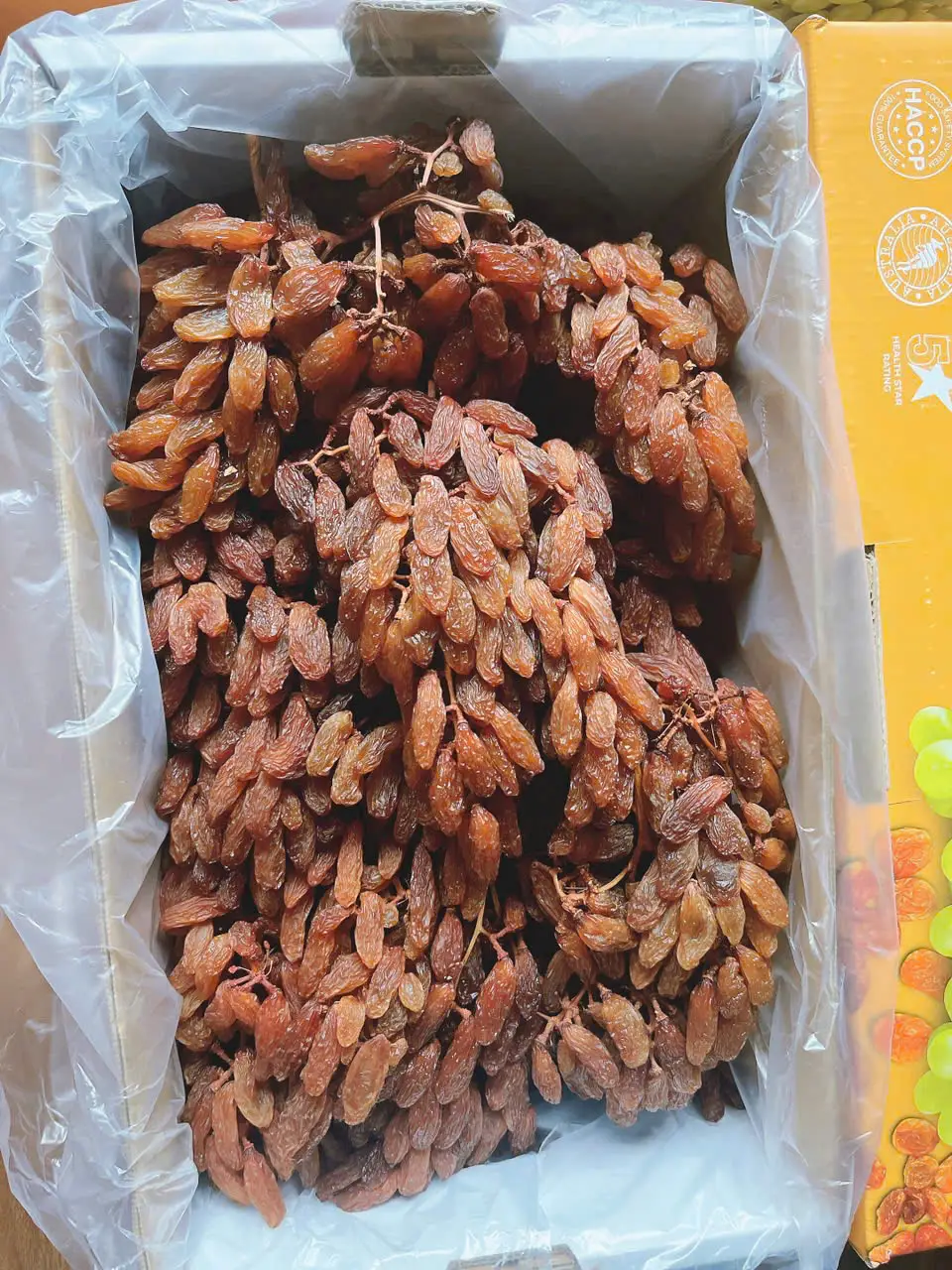 Nho Thompson Premium Australian Sun Dried Grapes 500g Nho Khô Nguyên Cành Thompson Úc