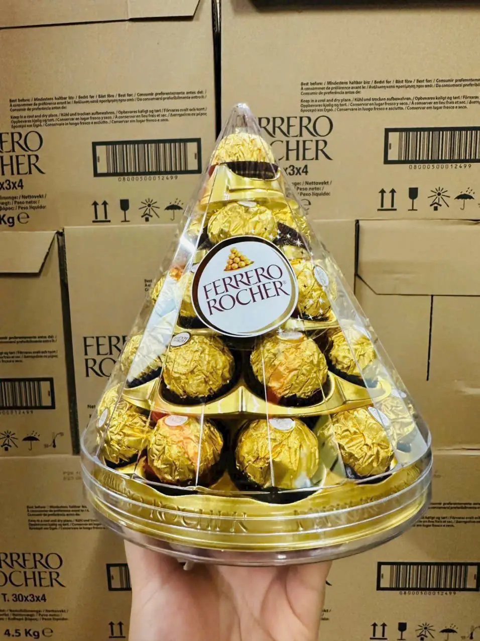 Socola tháp Ferrero Rocher 350g 28 viên của Italia Socola Ferrero Rocher Tháp 28 Viên 350g của Ý