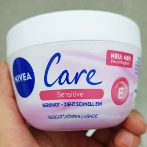 Kem dưỡng ẩm Nivea Care Sensitive 200ml của Đức Kem dưỡng ẩm Nivea Care Sensitive 200ml cho da nhạy cảm