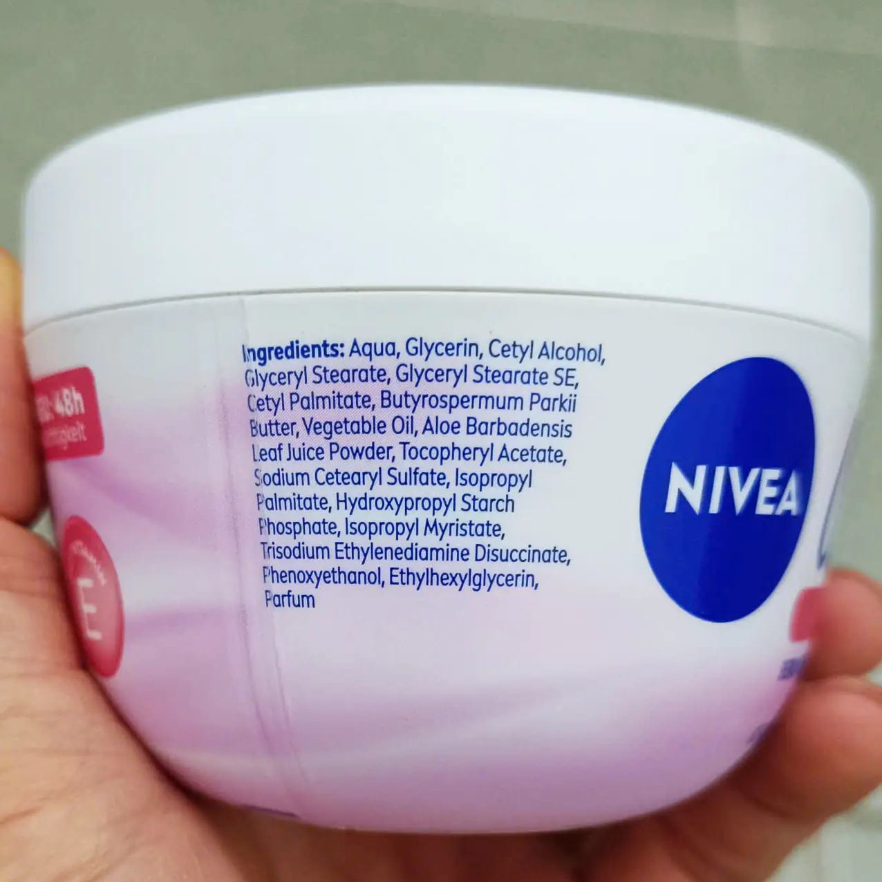 Kem dưỡng ẩm Nivea Care Sensitive 200ml của Đức Kem dưỡng ẩm Nivea Care Sensitive chống da khô nứt nẻ cho da nhạy cảm, 200ml
