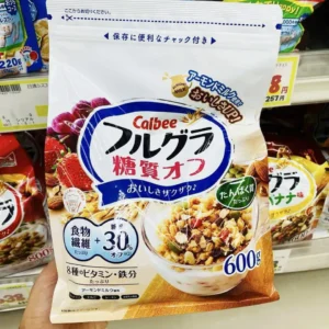 Ngũ cốc Calbee trắng ít đường 600g của Nhật Bản Ngũ Cốc Trái Cây CALBEE Trắng Nhật 600g