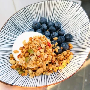 Ngũ cốc Calbee trắng ít đường 600g của Nhật Bản Ngũ cốc Calbee gói 600g màu trắng