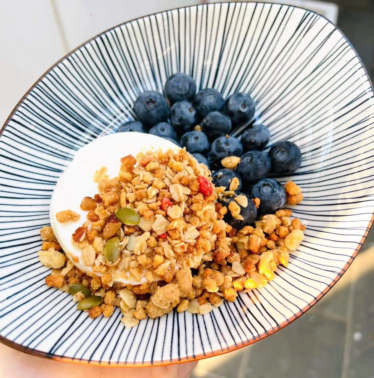 Ngũ cốc Calbee trắng ít đường 600g của Nhật Bản Ngũ cốc Calbee gói 600g màu trắng