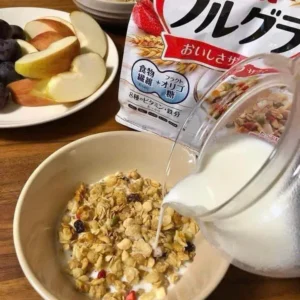 Ngũ cốc Calbee đỏ trái cây 750g của Nhật Bản Ngũ cốc Calbee mẫu mới 750g nội địa Nhật Bản Đỏ