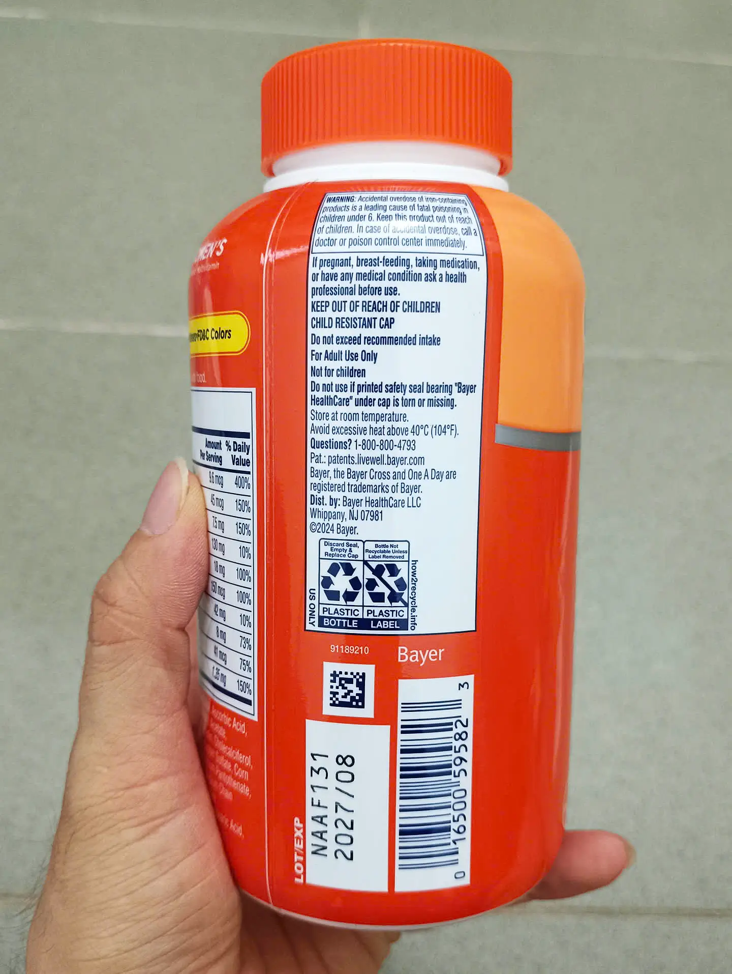 Vitamin tổng hợp cho nữ One A Day Women’s Complete Multivitamin 300 viên của Mỹ Viên uống vitamin tổng hợp One A Day Women's Multivitamin cho nữ dưới 50 tuổi