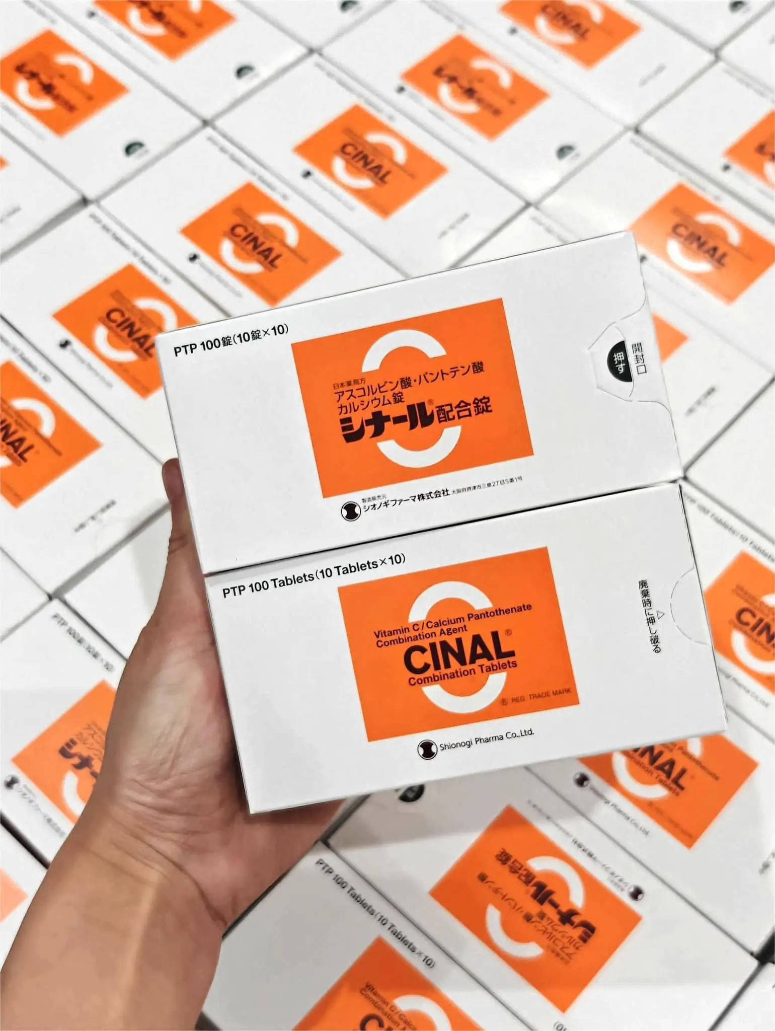 Viên uống trắng da vitamin C Cinal 100 viên của Nhật Bản Viên uống C Cinal 100 viên của Nhật Bản