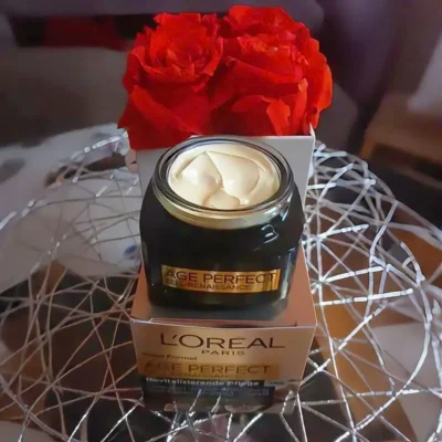 Kem ngày L'Oréal Paris Age Perfect Zellerneuernde Revitalisierende Creme TAG 50ml của Đức Kem dưỡng ban ngày L'OREAL Tag Age Perfect 50ml của Đức