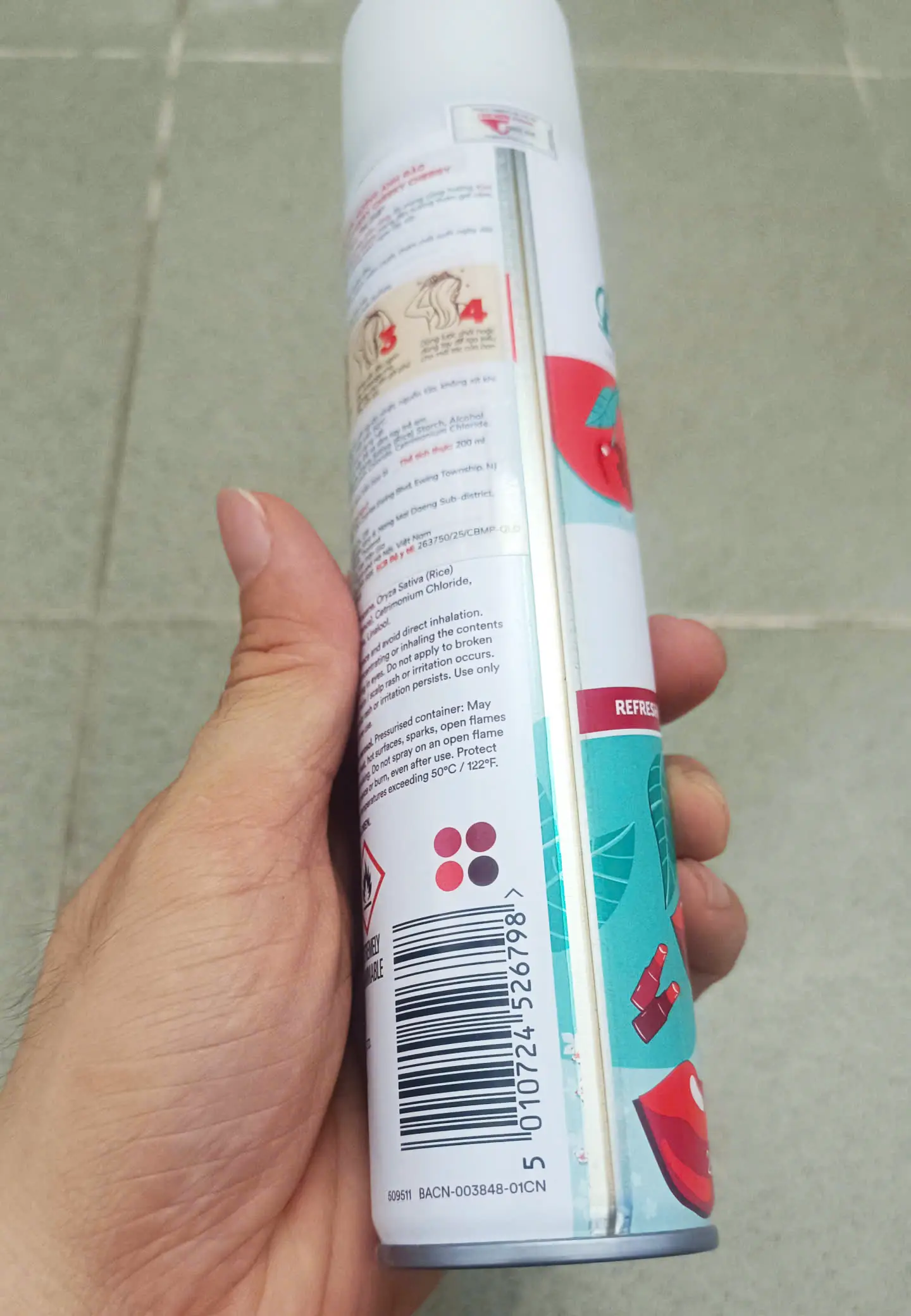 Dầu gội khô Batiste Dry Shampoo Cherry Cheeky Cherry 200ml của Anh Quốc Dầu Gội Khô Hương Anh Đào Batiste Dry Shampoo Fruity Cheeky Cherry 200ml